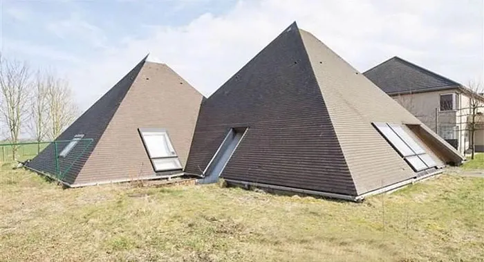 Este hombre belga documenta las casas feas que ve, y son tan horrendas que hacen reír (30 imágenes)