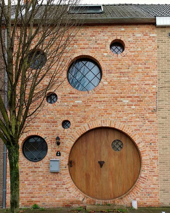 Belgian Guy Documents Ugly Houses He Sees And They're So Bad, It's Hilarious (30 Pics)