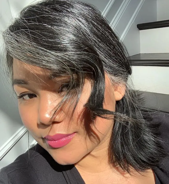Estas 30 mujeres dejaron de teñirse el cabello, y tienen tan buen aspecto que te convencerán para hacer lo mismo (Nuevas imágenes)