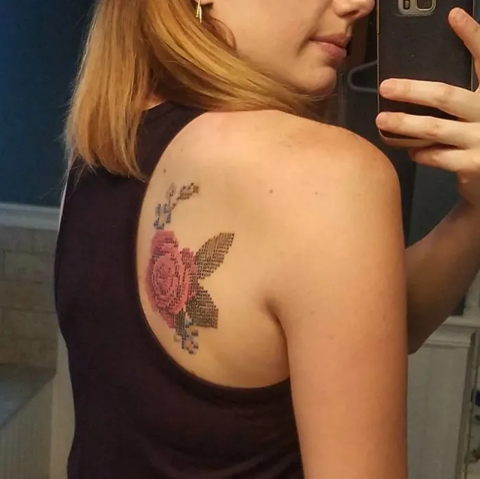 Parece ser que los "tatuajes bordados" son tendencia, y son mejores de lo que parecen (30 imágenes)