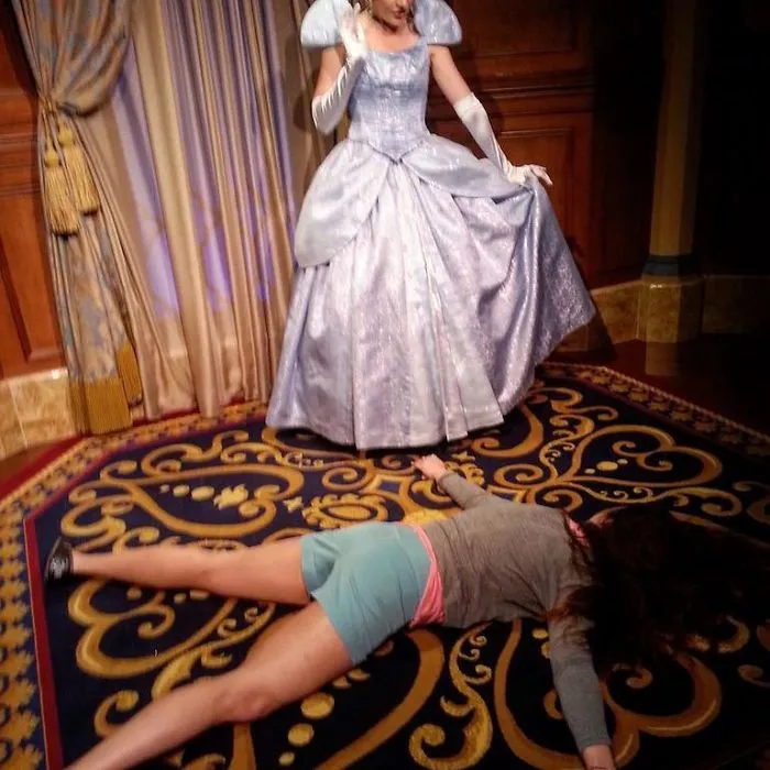 Delante de Cenicienta