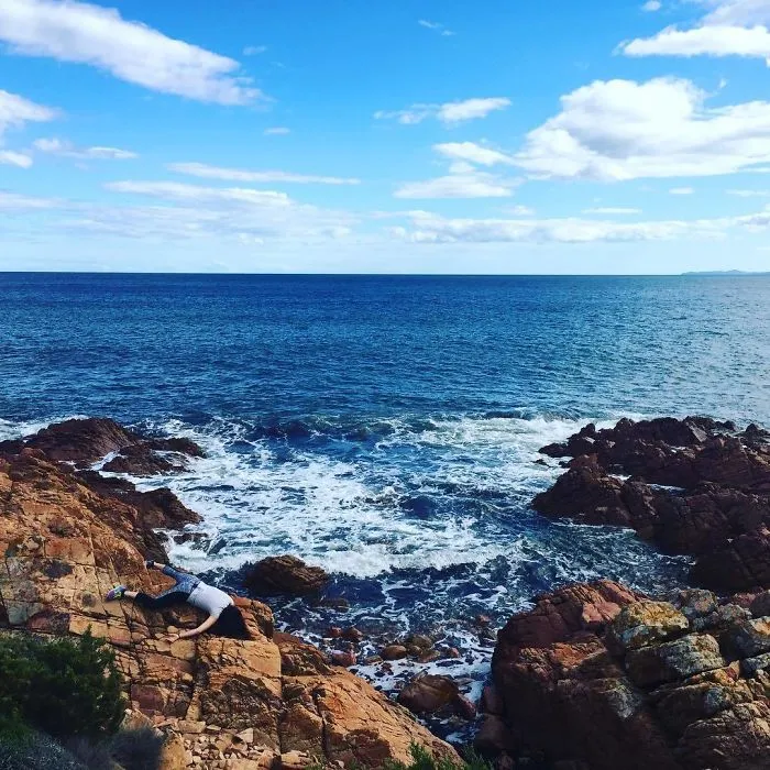 En los acantilados de Sardinia