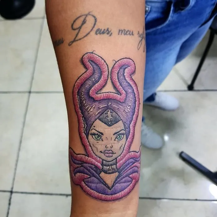 Parece ser que los "tatuajes bordados" son tendencia, y son mejores de lo que parecen (30 imágenes)