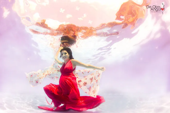 How I Was One Of The First Doing Underwater Maternity Photography In Argentina