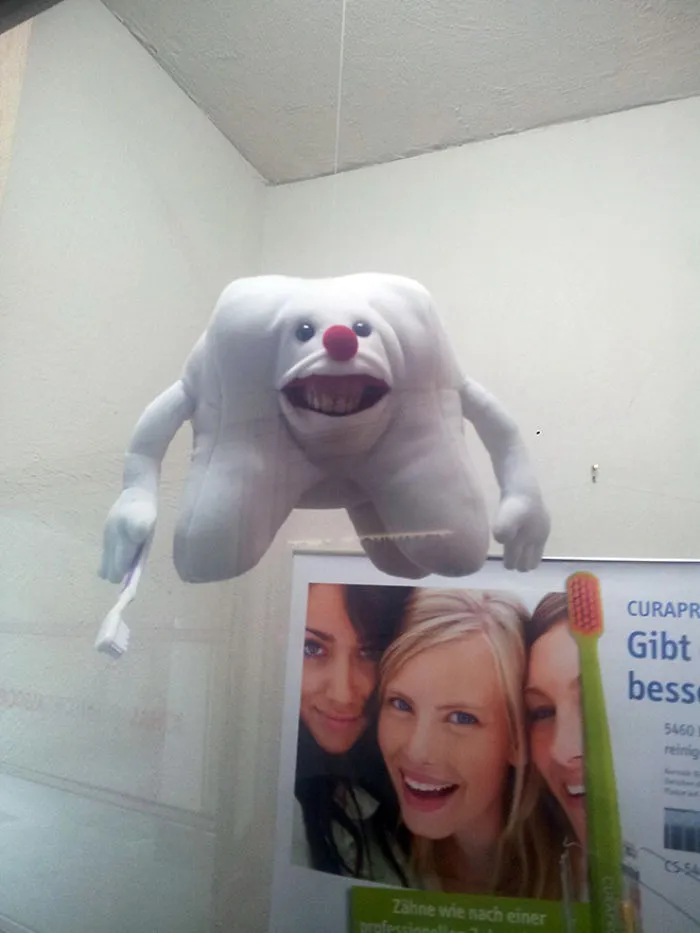 30 Horror-Inducing Educational Dentist Toys That Prove Their Creators Did Not Think It Through