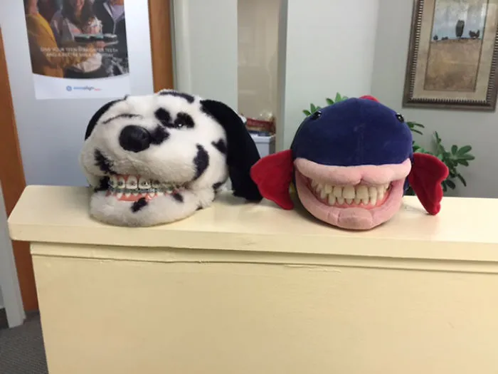 30 Horror-Inducing Educational Dentist Toys That Prove Their Creators Did Not Think It Through
