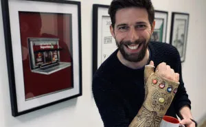 After Breaking My Wrist, I Turned My Plain Cast Into Thanos‘ Infinity Gauntlet