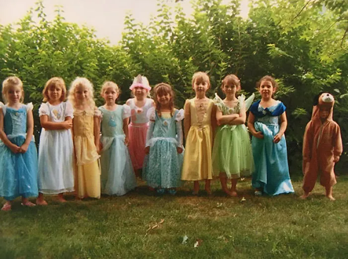 Invitaron a mi hermanita a una fiesta de princesas, pero quería ser un perro