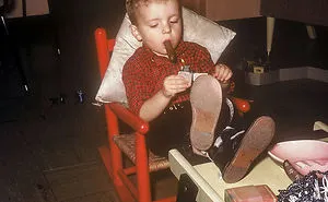 23 Vintage Photos Of Old-School Parenting That Would Never Fly Today
