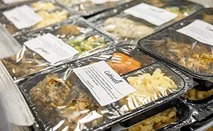 School Cafeteria Helps Kids In Need By Giving Them Leftover Lunch Food To Bring Home, And People Are Loving It