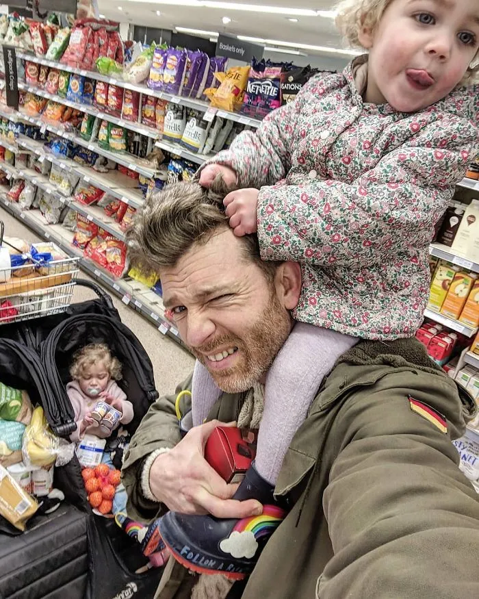 Father Of 4 Daughters Refuses To Sugarcoat His Instagram Pics, Already Has Almost 1 Million Followers