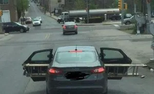 45 Pictures Of The Weirdest Things People Saw On The Road