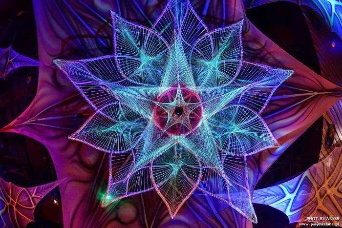 We Make String Installations With Tens Of Thousands Of Intersecting Straight Lines