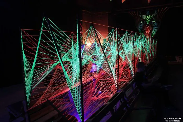 We Make String Installations With Tens Of Thousands Of Intersecting Straight Lines