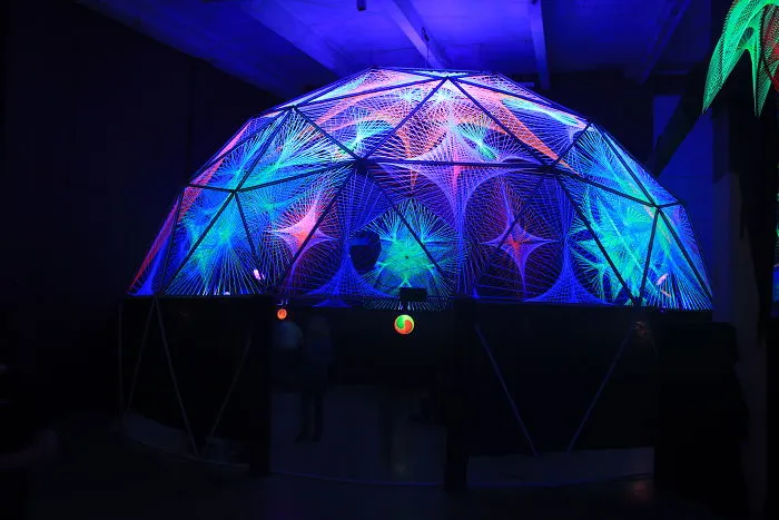 We Make String Installations With Tens Of Thousands Of Intersecting Straight Lines
