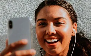 Guy Says He's Sick Of Women Complimenting Each Other, Prompts Them To Fill His Thread With Compliments