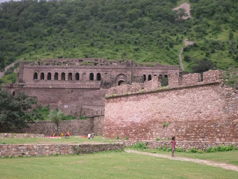 Most Scariest Places On Earth 1
bangarah Fort, Rajasthan, India