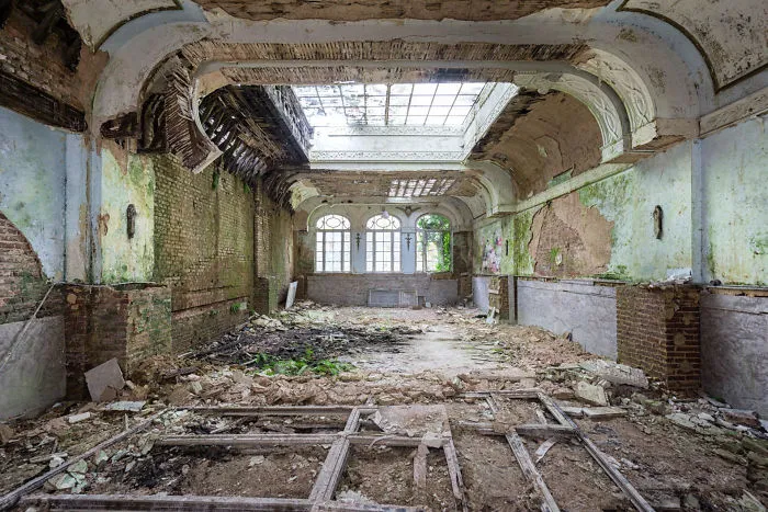 I Found Places Where Nature Takes Over Places Abandoned By Humans