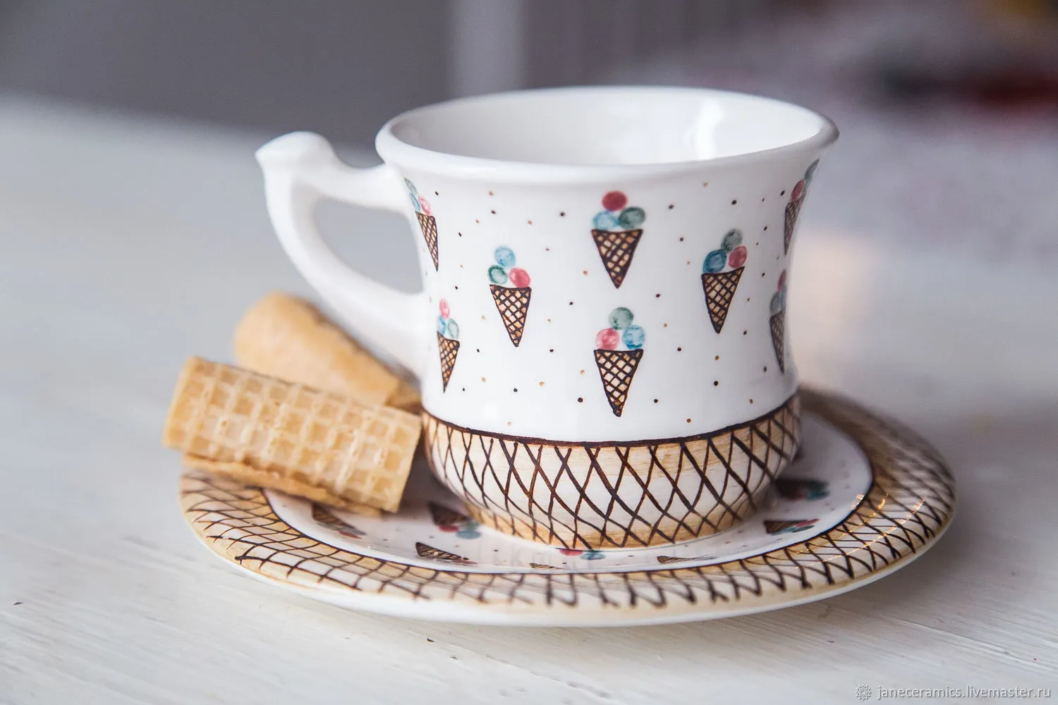 The Laconicism Of Kindness: The Positive Ceramics Of Zhenya Neroznikova