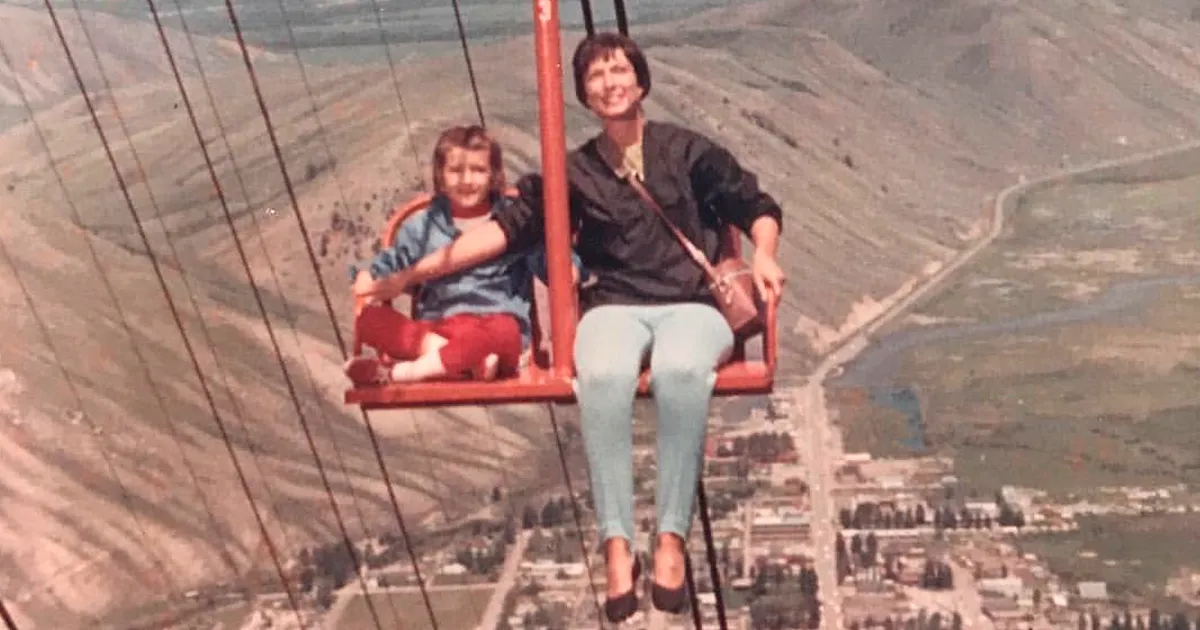 23 Fotos antiguas sobre criar hijos a la vieja usanza que nunca triunfarían hoy