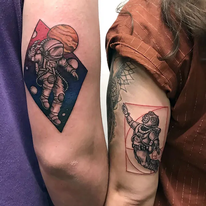 Astronauta y buceador. Por separado reflejan el estilo personal de cada uno, pero siguen pareciendo conectados al verlos juntos