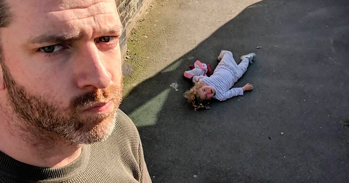 Este padre de 4 hijas se niega a "endulzar" sus fotos de Instagram, y ya casi tiene 1 millón de seguidores