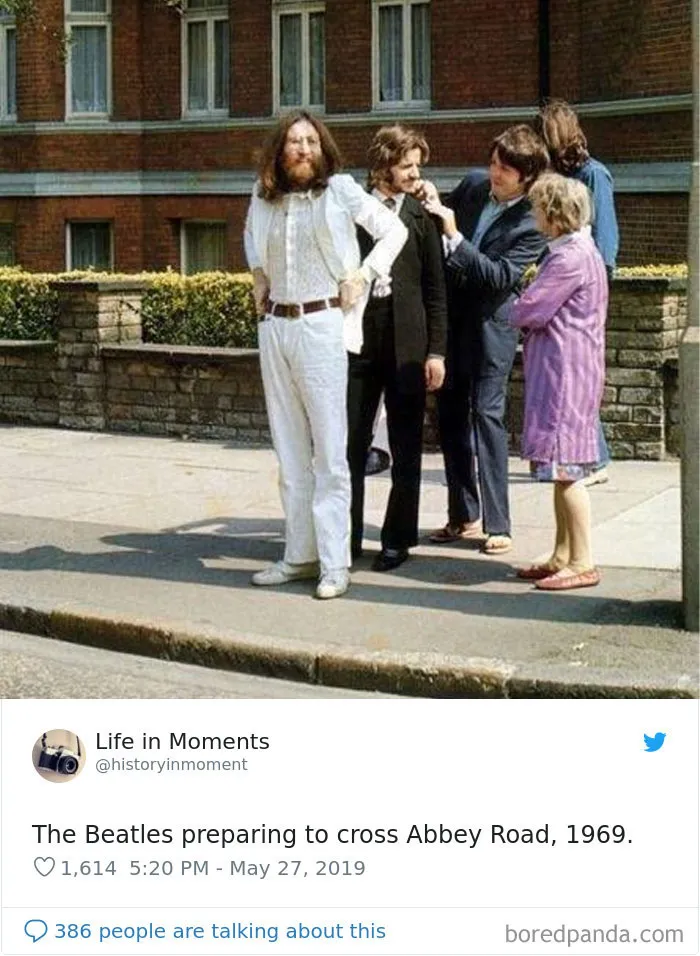 Los Beatles preparándose para cruzar Abbey Road, 1969