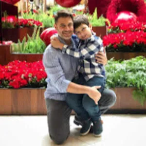 Santos Oliver Dinero