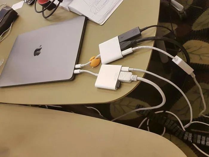 La primera compañía de un trillón de dólares y...