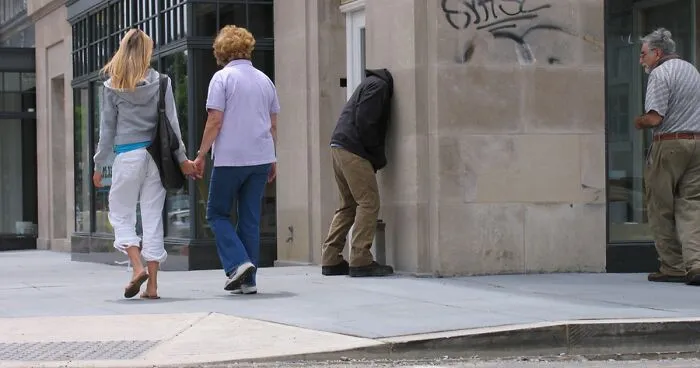 30 Realistic Mannequins Placed Around The World To Mess With People By Mark Jenkins