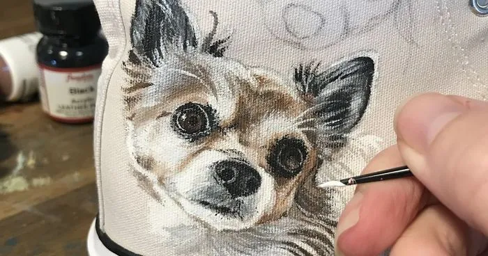 Here Are 13 Unique Gifts That I Created For Pet Owners By Painting Portraits Of Their Pets On Shoes
