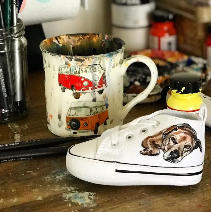 Here Are 13 Unique Gifts That I Created For Pet Owners By Painting Portraits Of Their Pets On Shoes