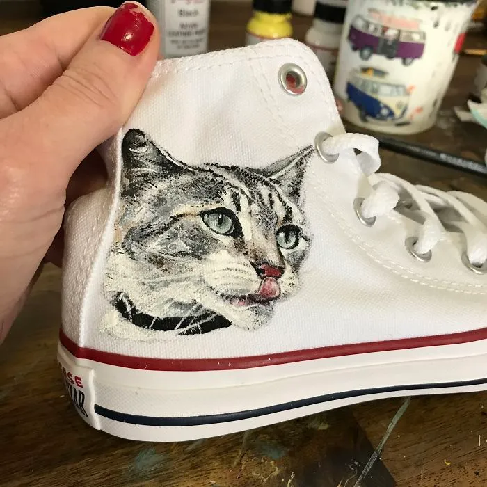 Here Are 13 Unique Gifts That I Created For Pet Owners By Painting Portraits Of Their Pets On Shoes