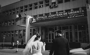Bride And Groom Visited Their Grandmother At The Hospital On Their Wedding Day