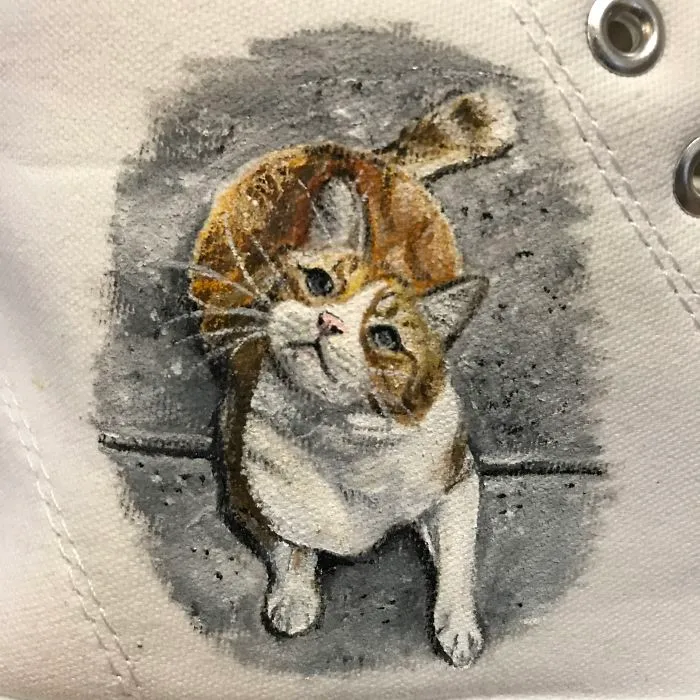 Here Are 13 Unique Gifts That I Created For Pet Owners By Painting Portraits Of Their Pets On Shoes