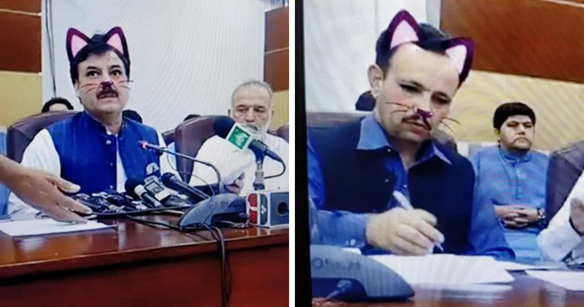 El gobierno de Pakistán enciende accidentalmente el filtro de gato durante una rueda de prensa en vivo por Facebook, y todos se ríen