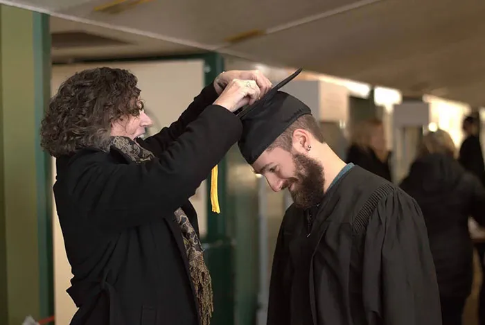 30 Suicide Survivors Share How Happy They Finally Are