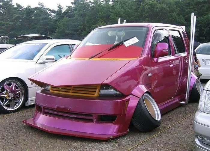 Parece un Transformer deprimido