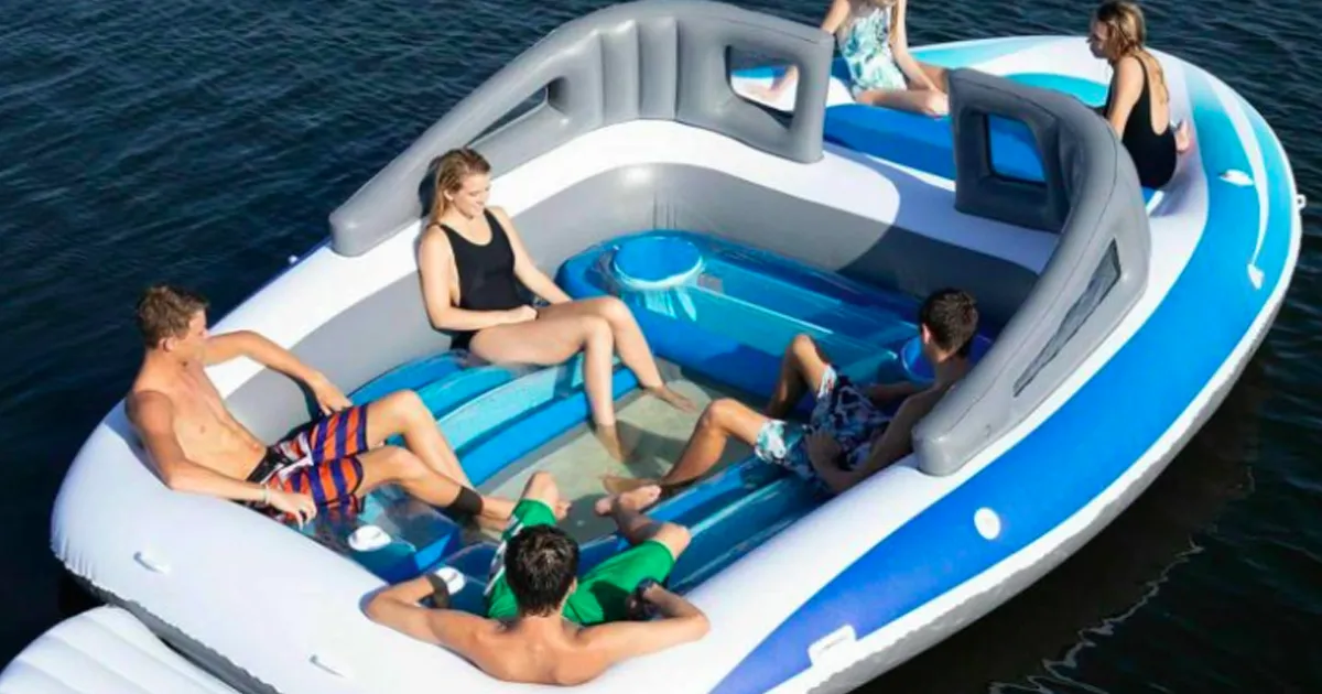 Esta lancha motora hinchable de tamaño real de Amazon te hará sentir como un millonario