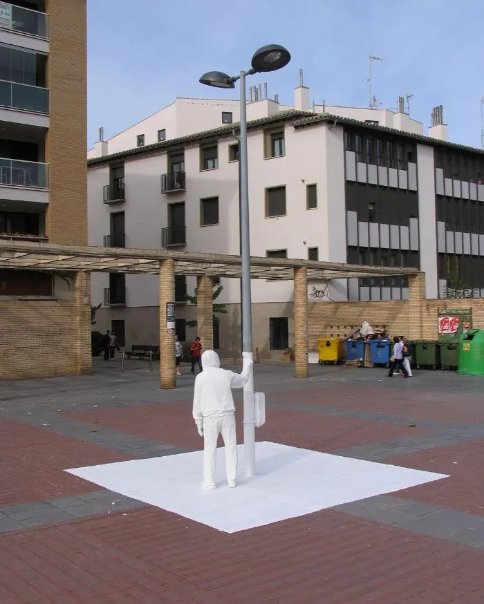 30 Realistic Mannequins Placed Around The World To Mess With People By Mark Jenkins