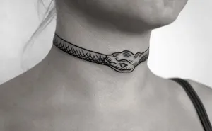 30 People Who Creatively Inked Their Necks
