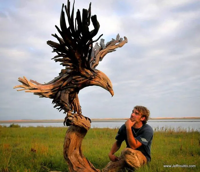 30 Amazing Wood Sculptures Made From The Pieces Found On Beaches