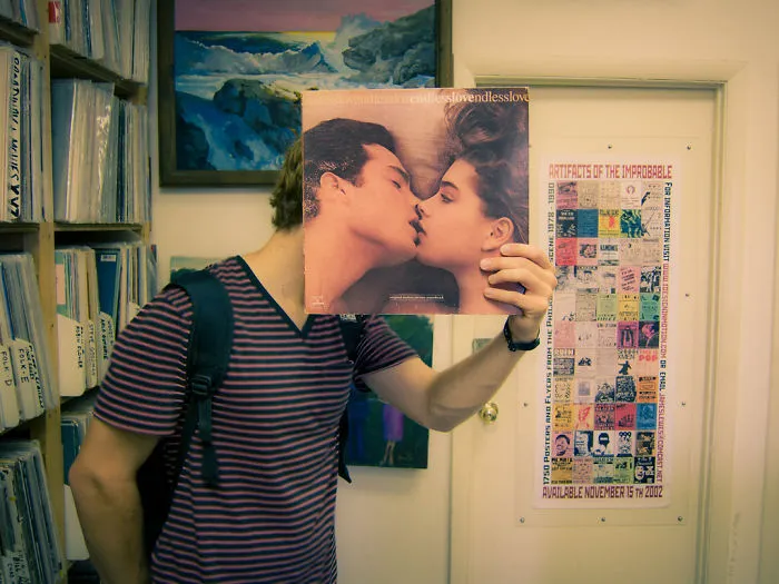 People Blend Themselves In With Vinyl (73 Pics)