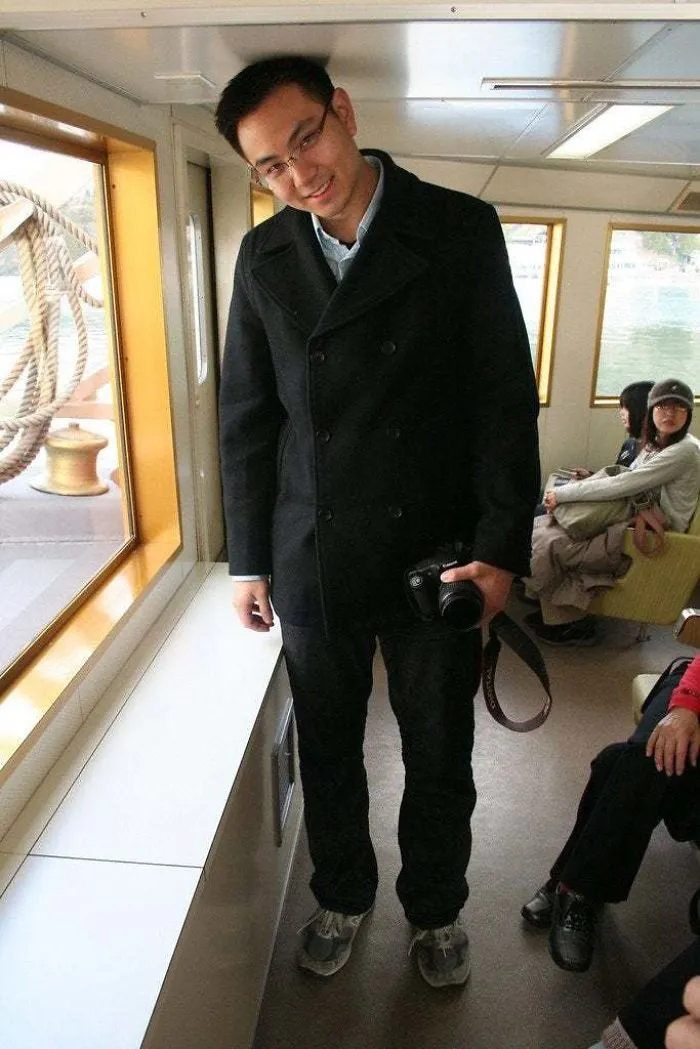 Just Found R/Tall. I'm Happy To Finally Be Among My Kind. Here's Me In Japan Trying To Fit In