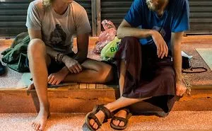People In Asia Are Sick Of Western ‘Begpackers’ Asking Locals To Fund Their Travels For Them (29 Pics)