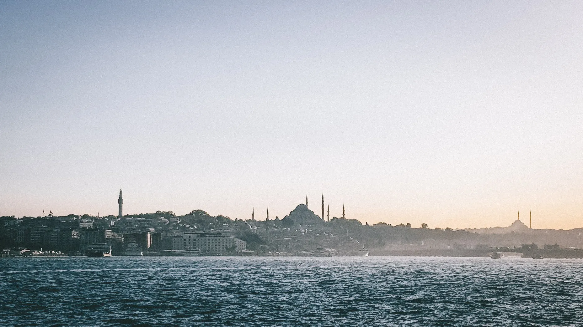 I Came To Istanbul For The Second Time To Correct My Mistakes As A Photographer (37 Photos)
