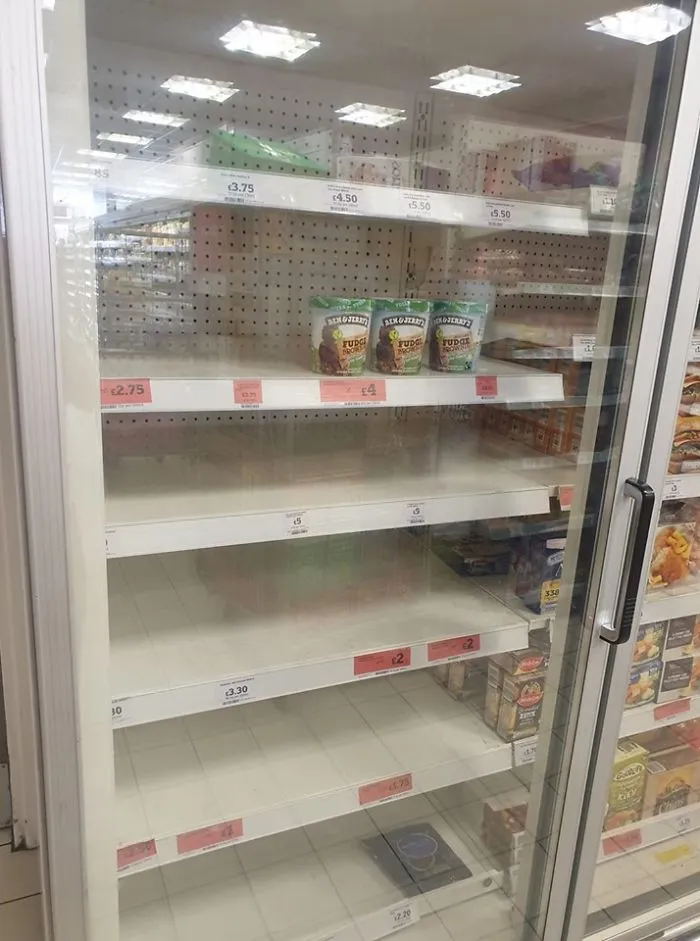 Here's How People In Great Britain Are Reacting To The Record-Breaking Heatwave (32 Pics)