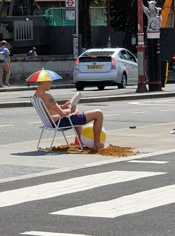 Here's How People In Great Britain Are Reacting To The Record-Breaking Heatwave (32 Pics)