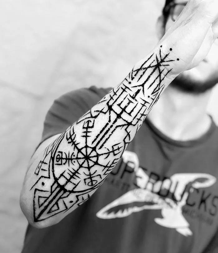 30 Tatuajes vikingos brutales