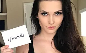 Instagram Model Uploads Her Pic To R/Roastme, Deletes Account After One Comment Goes Too Far